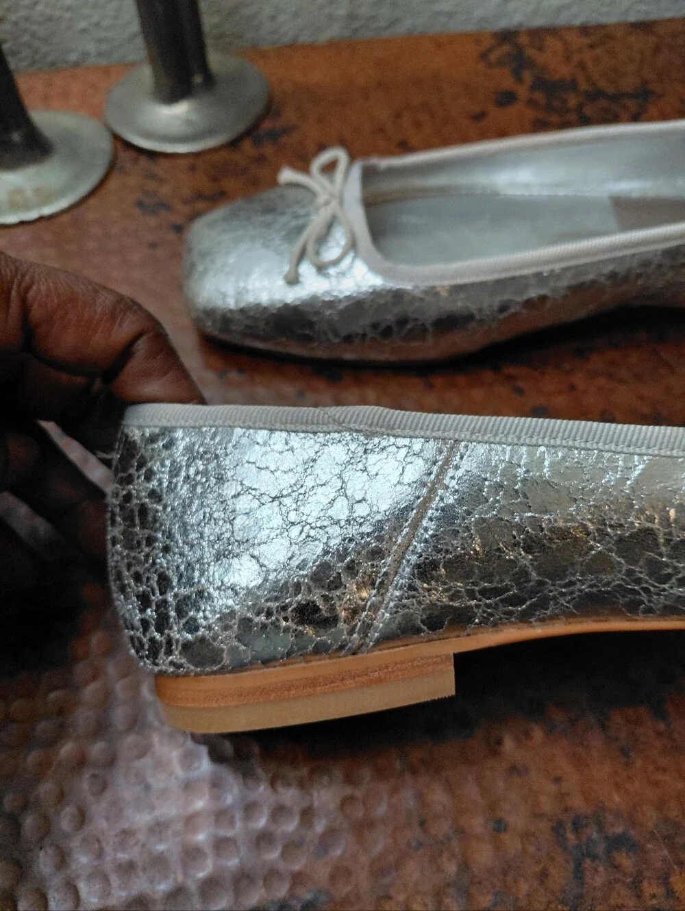 Dolce Vita Sz. 8 Silver Distressed Leather Anisa Wide Ballet Flats